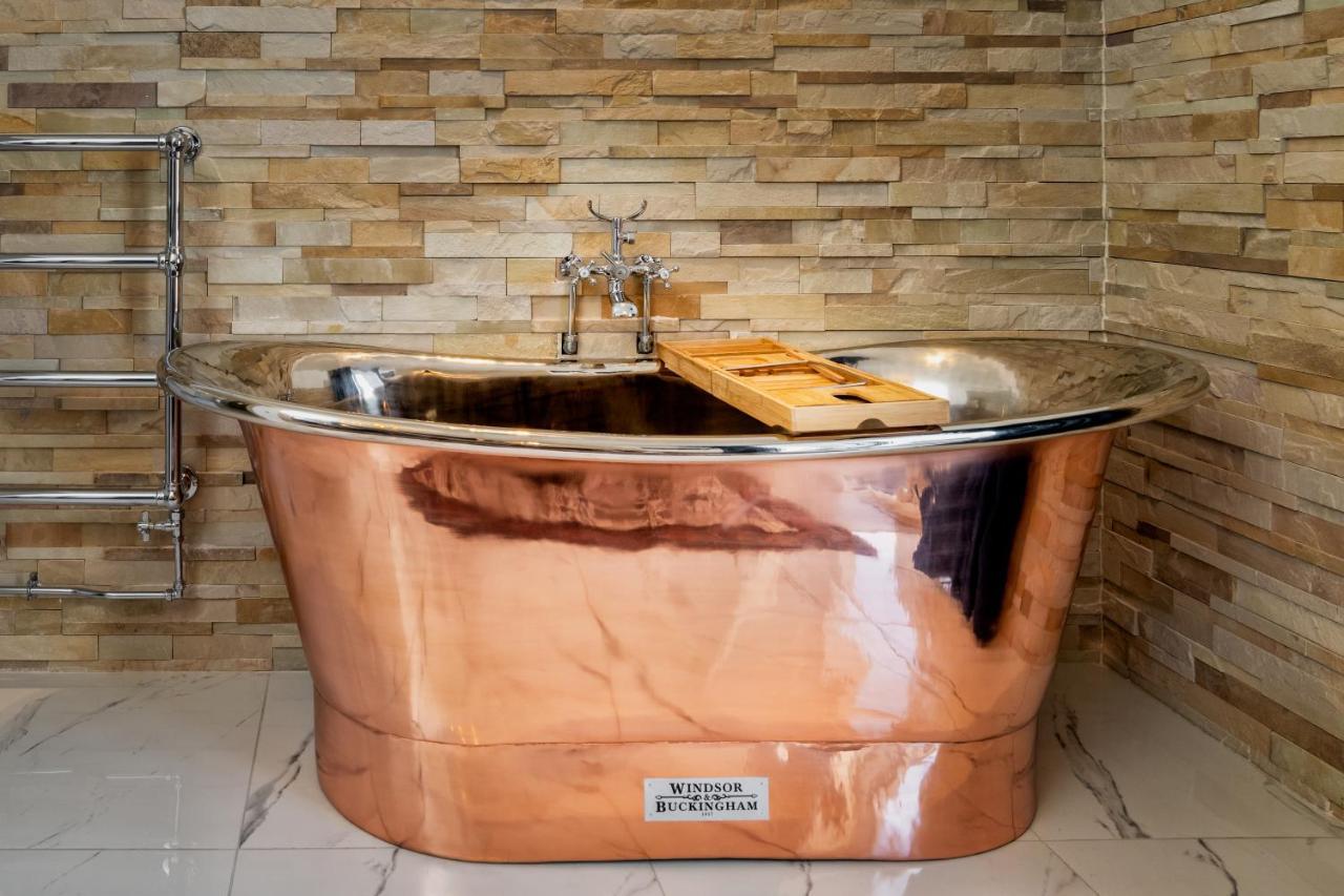 Relax In Super Size Copper Tub - 2 Bedroom Villa Inverness Exteriör bild
